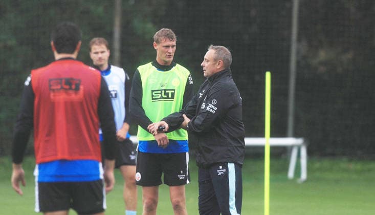 FC Hansa Rostock s New Coach Rostock, September 24, 2026, Soccer 3. Liga FC Hansa Rostock Introduces New Coach André Breitenreiter at the First Training Session with Emil Holten FC Hansa Rostock Rostock Ostseestadion Mecklenburg-Western Pomerania Germany