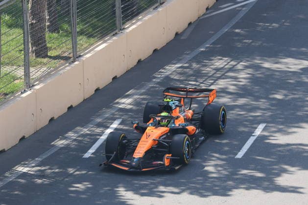 AZERBAIJAN, BAKU - SEPTEMBER 24, 2026: McLaren Mastercard F1 Team driver Lando Norris is seen during a practice session at the 2026 Formula One Azerbaijanian Grand Prix 2026 Formula One Azerbaijanian Grand Prix  - ZUMAt113 20260924_zaa_t113_102 Copyright: xDanilxAikinx