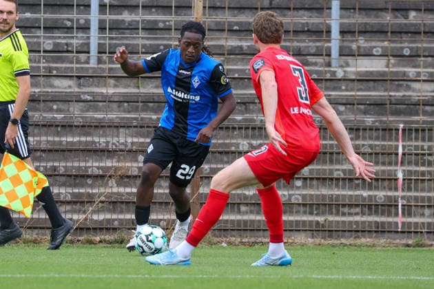 Nolan Muteba N Tumba, SV Waldhof Mannheim, 29, Florian Le Joncour, SV 07 Elversberg, 3 during a tackle in a soccer exhibition match between SV Waldhof Mannheim and SV 07 Elversberg on September 24, 2026, at Seppl Herberger Stadium in Mannheim, Germany; Seppl Herberger Stadium, Mannheim, Germany Copyright: xFranzxReindelx