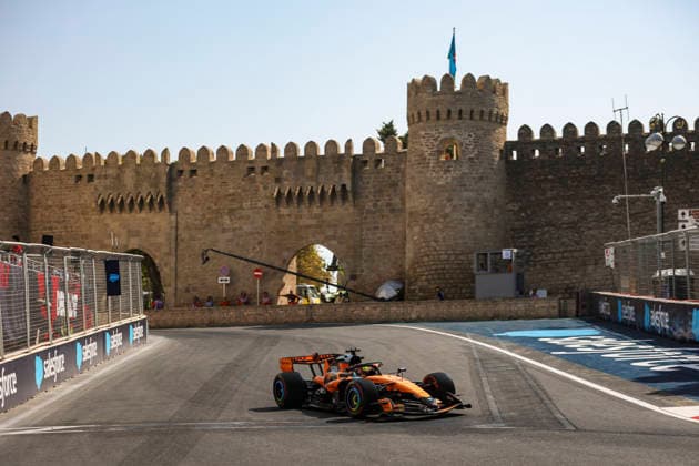 F1 - AZERBAIJAIN GRAND PRIX 2026 81 PIASTRI Oscar (aus), McLaren F1 Team MCL40, action during the 2026 Formula 1 Azerbaijan Grand Prix, 15th round of the 2026 Formula One World Championship, WM, Weltmeisterschaft from September 24 to 26, 2026 on the Baku City Circuit, in Baku, Azerbaijan - BakuAzerbaijan  Copyright: xXavixBonillax