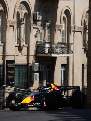 F1 - AZERBAIJAIN GRAND PRIX 2026 03 VERSTAPPEN Max (nld), Red Bull Racing Ford RB22, action during the 2026 Formula 1 Azerbaijan Grand Prix, 15th round of the 2026 Formula One World Championship, WM, Weltmeisterschaft from September 24 to 26, 2026 on the Baku City Circuit, in Baku, Azerbaijan - BakuAzerbaijan  Copyright: xEricxAlonsox