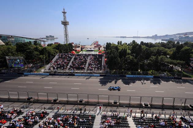 AZERBAIJAN, BAKU - SEPTEMBER 24, 2026: People attend a practice session for the 2026 Formula One Azerbaijan Grand Prix at the Baku City Circuit 2026 Formula One Azerbaijanian Grand Prix  - ZUMAt113 20260924_zaa_t113_155 Copyright: xDanilxAikinx