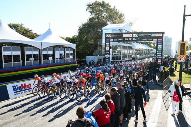 2026 UCI Road World Championships Picture by Simon Wilkinson SWpix.com - 24 09 2026 - Cycling - 2026 UCI Road World Championships - MontrÃ al, Canada - Women Under-23 Road Race - Race Start MontrÃ al Avenue du Parc Canada Copyright: x xSWpix.comx(t axPhotographyxHubxLtd)xSimonxWilkinson SWpix.comx SWP-3521-2253