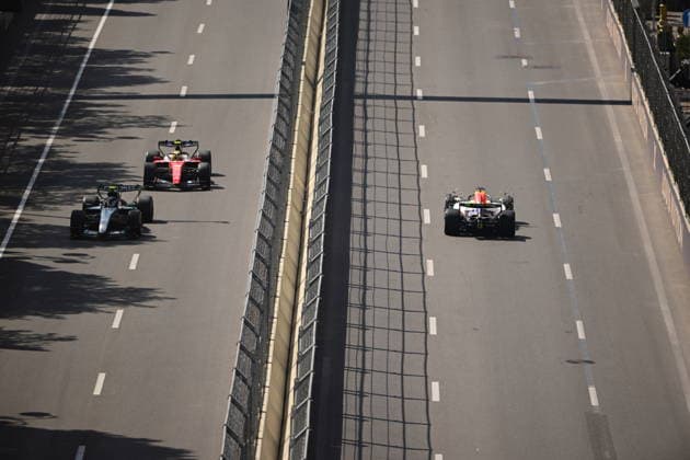 F1 Grand Prix of Azerbaijan - Practice Andrea Kimi Antonelli of Mercedes-AMG Petronas F1 Team, Lewis Hamilton of Scuderia Ferrari and Arvid Linbland of Racing Bulls drive during free practice of the Formula 1 Azerbaijan Grand Prix at the Baku City Circuit in Baku, Azerbaijan, on September 24, 2026. Baku Caucasus Azerbaijan  Copyright: xAndreaxDiodatox originalFilename:diodato-azerbaij260924_npZKF.jpg
