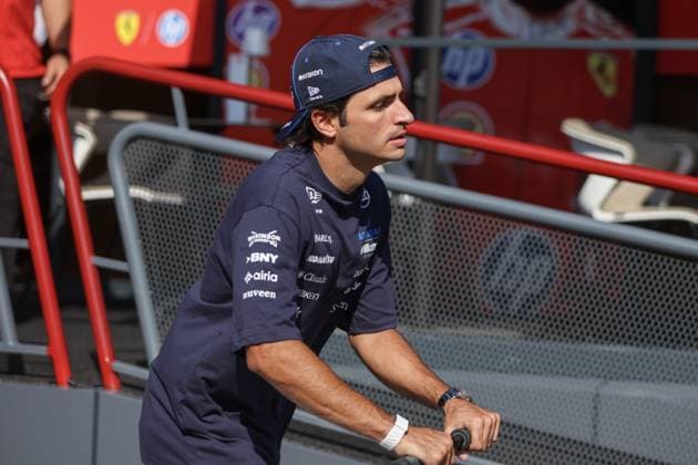 24.09.2026. Azerbaijan. Baku. Atlassian Williams Racing team driver Carlos Sainz before the free race of the Formula 1 Azerbaijan Grand Prix in Baku. Alexey Belkin NEWS.ru BelkinxAlexey