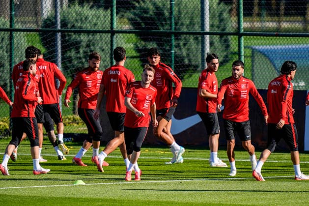 Ahead of Turkiye v France - UEFA Nations League ISTANBUL, TURKIYE - SEPTEMBER 24: Kerem Akturkoglu (C) of Turkiye takes part in a training session ahead of the UEFA Nations League A Group 1 match between Turkiye and France at the Turkish Football Federation (TFF) Hasan Dogan National Teams Camp and Training Facilities in Istanbul, Turkiye, on September 24, 2026. Muhammed Ali Yigit Anadolu Istanbul Turkey. Editorial use only. Please get in touch for any other usage.  Copyright: x2026xAnadoluxMuhammedxAlixYigitx
