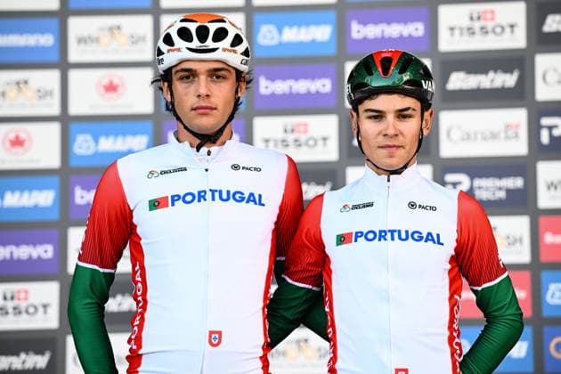 2026 UCI Road World Championships Picture by Simon Wilkinson SWpix.com - 24 09 2026 - Cycling - 2026 UCI Road World Championships - MontrÃ al, Canada - Men Junior Road Race - Portugal - Goncalo Costa (Portugal), Rodrigo Jesus (Portugal) MontrÃ al Avenue du Parc Canada Copyright: x xSWpix.comx(t axPhotographyxHubxLtd)xSimonxWilkinson SWpix.comx SWP-3521-2407