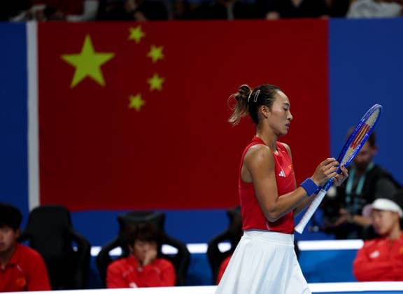 (260924) -- SHENZHEN, Sept. 24, 2026 -- Zheng Qinwen of China reacts in the match against Jasmine Paolini of Italy during the quarterfinal match between China and Italy at the 2026 Billie Jean King Cup Finals in Shenzhen, south China s Guangdong Province, Sept. 24, 2026. ) (SP)CHINA-SHENZHEN-TENNIS-BILLIE JEAN KING CUP-CHINA VS ITALY (CN) MaoxSiqian 