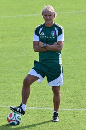IPA88920440 - Italy s head coach Roberto Mancini during TEAM ITALY - TRAINING, a UEFA Nations League soccer match in Florence, Italy, on September 24, 2026  Copyright: xLisaxGuglielmi IPAxSportx xx IPA88920440