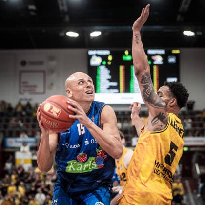 Robin Amaize, Rostock Seawolves, 15 vs. Ish Leggett, MHP RIESEN Ludwigsburg, 05 GER, MHP Riesen Ludwigsburg vs. Rostock Seawolves, Basketball Bundesliga, easycredit BBL, Matchday 2, 2026–2027 Season, September 24, 2026 GER, MHP Riesen Ludwigsburg vs. Rostock Seawolves, Basketball Bundesliga, easycredit BBL, Matchday 2, 2026–2027 season, September 24, 2026 Ludwigsburg Copyright: xSandyxDinkelackerx EP_SDR