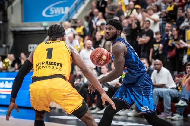 TJ Crockett Jr. Rostock Seawolves, 00 vs. Justin Kier MHP RIESEN Ludwigsburg, 01 GER, MHP Riesen Ludwigsburg vs. Rostock Seawolves, Basketball Bundesliga, easycredit BBL, Matchday 2, 2026–2027 Season, September 24, 2026 GER, MHP Riesen Ludwigsburg vs. Rostock Seawolves, Basketball Bundesliga, easycredit BBL, Matchday 2, 2026–2027 season, September 24, 2026 Ludwigsburg Copyright: xSandyxDinkelackerx EP_SDR