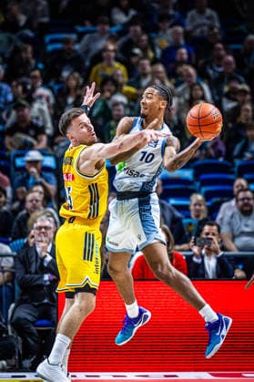 Basketball Berlin, September 24, 2026; 2026–2027 Season; EasyCredit BBL 1 Bundesliga Men; Alba Berlin vs. Skyliners Frankfurt; Jusah Mintz (Frankfurt, No. 10); Martin Hermannsson (Alba Berlin, No. 15)