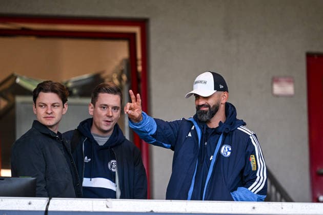 September 24, 2026, Soccer, 2026–2027 Season, Friendly Match, Rot-Weiß Oberhausen vs. FC Schalke 04, Coach Miron Muslic of FC Schalke 04 in the stands, xRHR PHOTO YYx Copyright: KROEGER RHR-FOTOx RHR-FOTO YY
