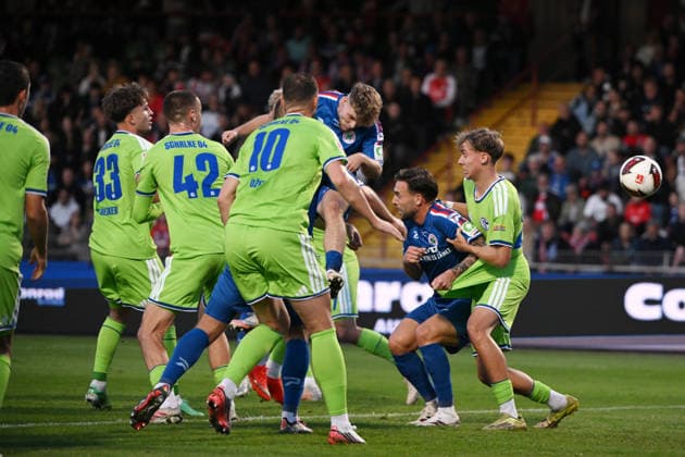 Timur Kesim of Rot Weiss Oberhausen, with this header, scored the goal to make it 2–0 on September 24, 2026, Soccer Season 2026–2027, Friendly Match, Rot-Weiss Oberhausen vs. FC Schalke 04, Oberhausen, Niederrheinstadion, North Rhine-Westphalia, Germany Team2