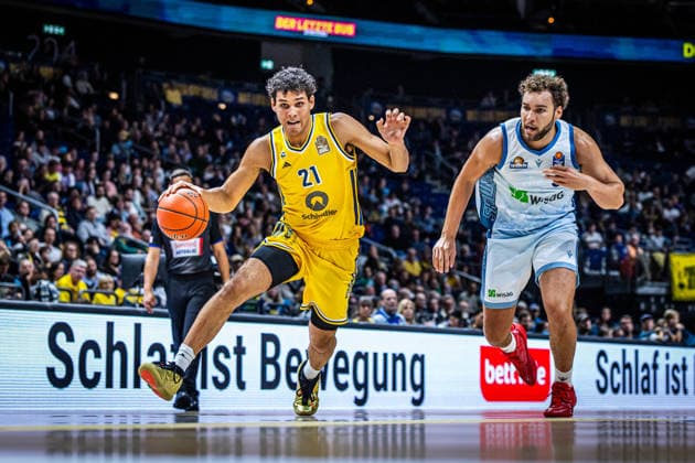 Basketball Berlin, September 24, 2026; 2026–2027 Season; EasyCredit BBL 1 Bundesliga Men; Alba Berlin vs. Skyliners Frankfurt; Brandon Angel (Alba Berlin, No. 21) vs. Race Thompson (Frankfurt, No. 05)