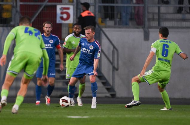 Max Meyer, Rot-Weiss Oberhausen, mki, in action on September 24, 2026; 2026–2027 soccer season; friendly match; Rot-Weiss Oberhausen vs. FC Schalke 04; Oberhausen; Niederrheinstadion; North Rhine-Westphalia; Germany Team2