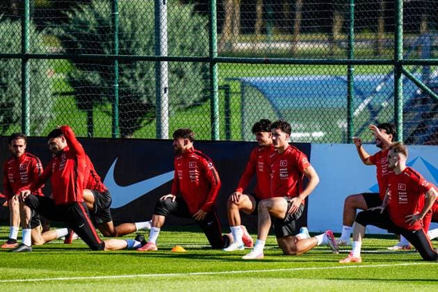 Turkiye complete preparations for UEFA Nations League match against France ISTANBUL, TURKIYE - SEPTEMBER 24: Salih Ozcan (L), Can Uzun (2nd L), Deniz Gul (2nd R) and Kerem Akturkoglu (R) attend a training session of the Turkiye national football team at the TFF Hasan Dogan National Teams Camp and Training Facilities ahead of their UEFA Nations League A Group 1 match against France in Kocaeli, Turkiye, September 24, 2026. Muhammed Ali Yigit Anadolu Istanbul Turkey. Editorial use only. Please get in touch for any other usage. Copyright: x2026xAnadoluxMuhammedxAlixYigitx