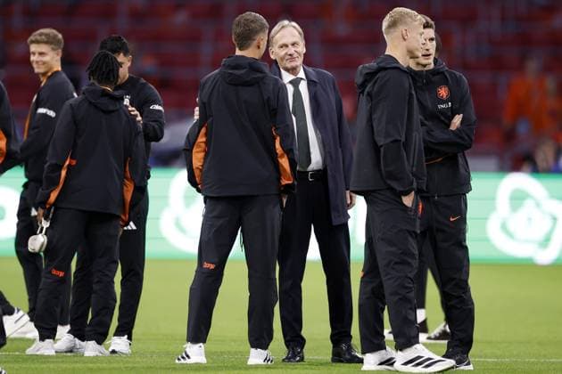 AMSTERDAM - Joey Veerman of the Netherlands, DFB First Vice President Hans-Joachim Watzke during the UEFA Nations League match between the Netherlands and Germany at the Johan Cruijff ArenA on 24 September 2026 in Amsterdam, the Netherlands. MAURICE VAN STEEN ANP UEFA Nations League 2026 27 xVIxANPxSportx xMauricexvanxSteenxIVx 569951300 originalFilename: 569951300.jpg