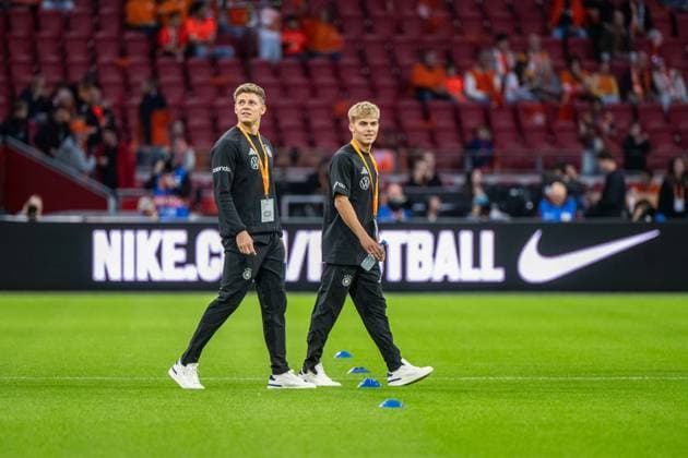 Soccer, Men s, 2026–27 Season, UEFA Nations League League A, Group 2, Matchday 1 in Amsterdam, Netherlands vs. Germany; from left: goalkeeper Finn Dahmen (Germany) and Hennes Behrens (Germany) before the game, September 24, 2026, Copyright: xMatthiasxKochx