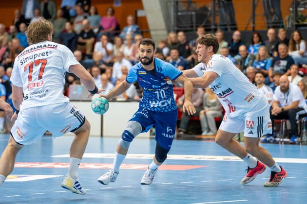Handball I Men s I 2026–2027 Season I DHB Cup I Round 2 I TVB Stuttgart vs. HC Erlangen I September 24, 2026 Mohamed Amine Darmoul 70, TVB Stuttgart with the ball, defended by Florian Scheerer 10, HC Erlangen, Stuttgart, Scharrena, Baden-Württemberg, Germany Copyright: xLobeca MaxxPetershansx