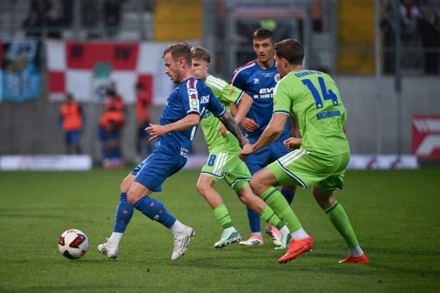 Max Meyer, Rot Weiss Oberhausen; Luca Vozar, FC Schalke 04; Janik Bachmann, FC Schalke 04; from left, September 24, 2026; 2026–2027 soccer season, friendly match, Rot-Weiss Oberhausen vs. FC Schalke 04, Oberhausen, Niederrheinstadion, North Rhine-Westphalia, Germany Team2