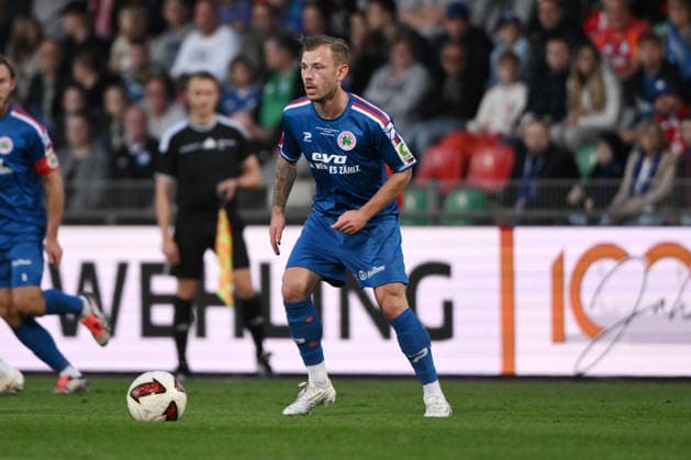 Max Meyer, Rot-Weiss Oberhausen, September 24, 2026; 2026–2027 soccer season; friendly match; Rot-Weiss Oberhausen vs. FC Schalke 04; Oberhausen; Niederrheinstadion; North Rhine-Westphalia; Germany Team2