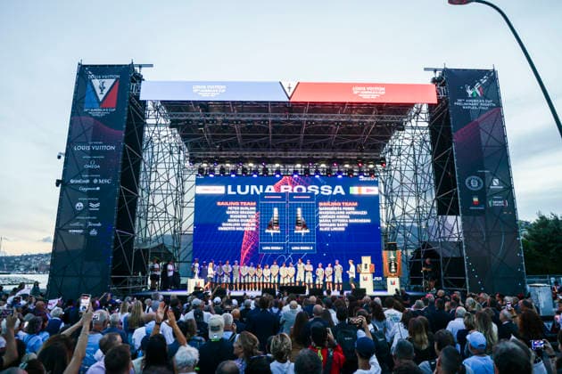 THE LOUIS VUITTON 38TH AMERICA™S CUP PRELIMINARY REGATTA, NAPLES Luna Rossa Teams during the presentation team on stage on the seafront on 24 September 2026. ABP11887 Copyright: xAntonioxBalascox
