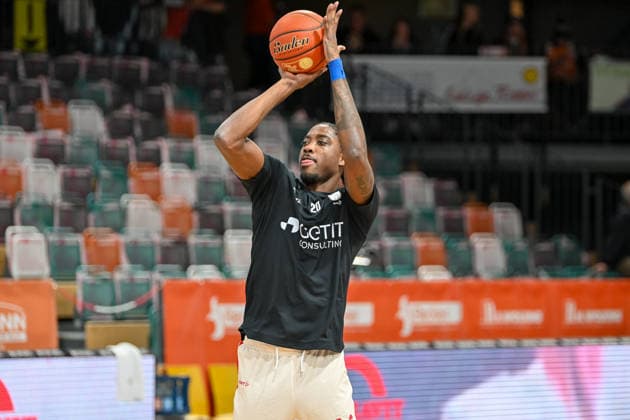 Hason Ward, Bamberg Baskets, 20 during the warm-up for RASTA Vechta vs. Bamberg Baskets, easyCredit Basketball Bundesliga, Matchday 2, 2026–2027 season, September 24, 2026, RASTA Vechta vs. Bamberg Baskets, easyCredit Basketball Bundesliga, Matchday 2, 2026–2027 season, September 24, 2026, Vechta Copyright: xEibner-Pressefoto RobertxGertzenx EP_RGN