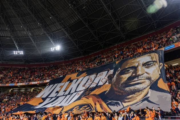 AMSTERDAM - Banner for Netherlands national coach Xavi Hernandez during the UEFA Nations League match between the Netherlands and Germany at the Johan Cruijff ArenA on September 24, 2026 in Amsterdam, the Netherlands. ANP KOEN VAN WEEL UEFA Nations League 2025 26 xVIxANPxSportx xxANPxIVx 569957113 originalFilename: 569957113.jpg
