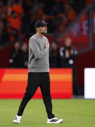 AMSTERDAM - Germany manager Jürgen Klopp with hand on his heart during the UEFA Nations League match between the Netherlands and Germany at the Johan Cruijff ArenA on September 24, 2026, in Amsterdam, the Netherlands. MAURICE VAN STEEN ANP UEFA Nations League 2026 27 xVIxANPxSportx xMauricexvanxSteenxIVx 569957857 originalFilename: 569957857.jpg