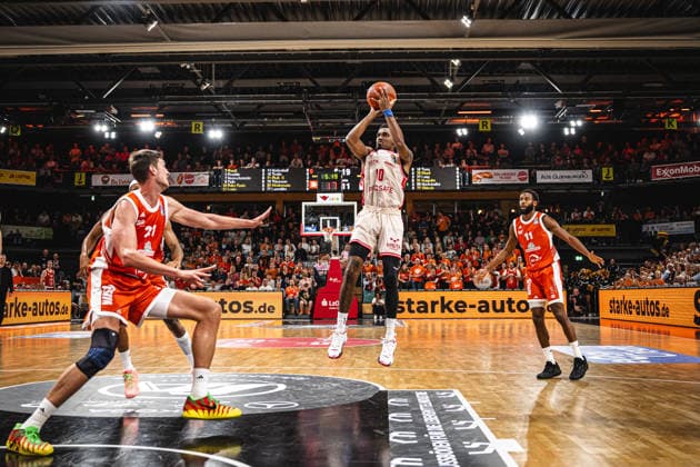 1st Basketball Bundesliga, easyCredit BBL, 2026–2027 Season, Men s Division, Regular Season, Matchday 2, September 24, 2026, RASTA Vechta, Bamberg Baskets, Mylik Wilson, 10, BMA365, Bamberg Baskets taking a jump shot, Vechta, RASTA Dome, Lower Saxony, Germany