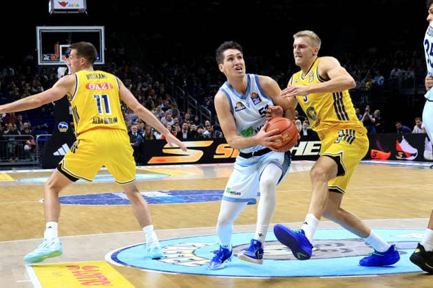 September 24, 2026, Germany, GER, DEU, Basketball, 1st Bundesliga, Day 1, 2026–2027 Season, Berlin, ALBA Berlin vs. Frankfurt Skyliners, Sam Griesel (ALBA Berlin) 5, Joe Wieskamp (ALBA Berlin) 11, Ryan Arcidiacono (Frankfurt Skyliners) 51, nordphoto GmbH, Engler, Berlin, Uber Arena, Federal State: Germany Copyright: xNordphotox xEnglerx