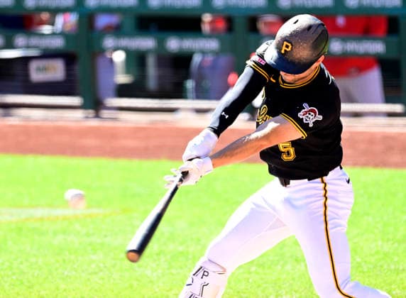 Pittsburgh Pirates second baseman Brandon Lowe (5) singles to left scoring one run in the first inning against the St. Louis Cardinals at PNC Park on Thursday, Sept. 24, 2026 in Pittsburgh.  PIT2026092408 ArchiexCarpenter