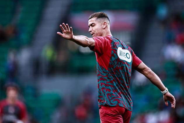 September 24, 2026, Lisboa, Lisboa, Portugal: Cristiano Ronaldo of Portugal national team, Nationalteam greets the home fans during the UEFA Nations League 2026Ã¢â‚¬27 League Phase Matchday 1 match between Portugal and Wales at Estadio Jose Alvalade in Lisbon, Portugal Lisboa Portugal - ZUMAg283 20260924_zsp_g283_017 Copyright: xJoaoxGregoriox