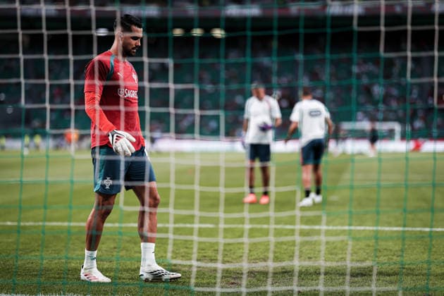 September 24, 2026, Lisboa, Lisboa, Portugal: Diogo Costa of Portugal national team, Nationalteam warming up during the UEFA Nations League 2026Ã¢â‚¬27 League Phase Matchday 1 match between Portugal and Wales at Estadio Jose Alvalade in Lisbon, Portugal Lisboa Portugal - ZUMAg283 20260924_zsp_g283_016 Copyright: xJoaoxGregoriox