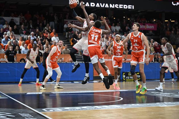 September 24, 2026, Germany, Basketball, Bundesliga 2 Matchday, 2026–2027 Season, Vechta, RASTA Dome, RASTA Vechta vs. BMA365 Bamberg Baskets Jordan WRIGHT BMA365 Bamberg Baskets 3 Matt LEWIS Rasta Vechta 11 Vechta RASTA Dome Lower Saxony Germany Copyright: xnordphotoxGmbHx xRojahnx