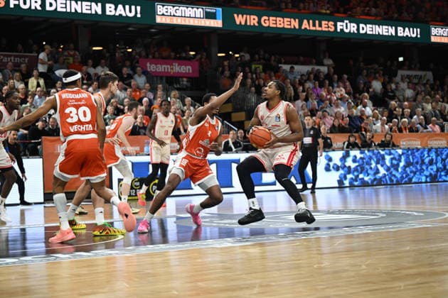 September 24, 2026, GER, Basketball, Bundesliga 2 Matchday, 2026–2027 Season, Vechta, RASTA Dome, RASTA Vechta vs. BMA365 Bamberg Baskets Jordan WRIGHT BMA365 Bamberg Baskets 3 Armaan FRANKLIN Rasta Vechta 4 Vechta RASTA Dome Lower Saxony Germany Copyright: xnordphotoxGmbHx xRojahnx