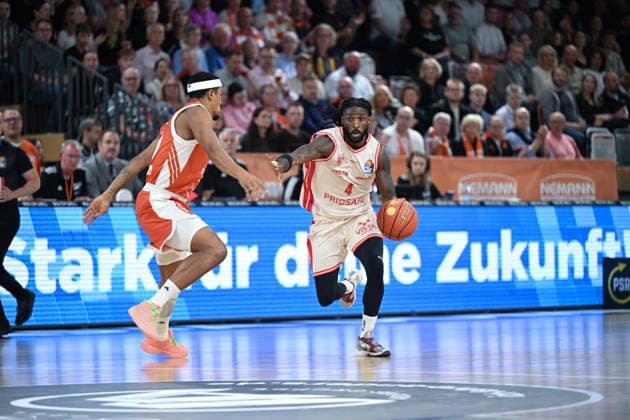 September 24, 2026, GER, Basketball, Bundesliga 2 Matchday, 2026–2027 Season, Vechta, RASTA Dome, RASTA Vechta vs. BMA365 Bamberg Baskets Jordan JONES BMA365 Bamberg Baskets 4 Nelson WEIDEMANN Rasta Vechta 30 Vechta RASTA Dome Lower Saxony Germany Copyright: xnordphotoxGmbHx xRojahnx