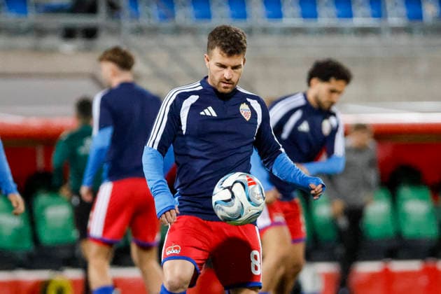 Aron Sele of Liechtenstein, No. 8, warming up before kickoff, Liechtenstein, UEFA Nations League, Matchday 1, Liechtenstein vs. Lithuania, September 24, 2026, Vaduz Rheinpark Stadium, Liechtenstein Copyright: xGrantxHubbsx