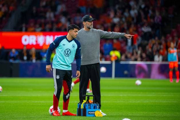 Soccer, Men s, 2026–27 Season, UEFA Nations League League A, Group 2, Matchday 1 in Amsterdam, Netherlands vs. Germany; from left: Nadiem Amiri (Germany), Coach Jürgen Klopp (Germany) during warm-ups, September 24, 2026, Copyright: xMatthiasxKochx