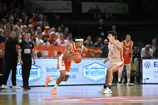September 24, 2026, GER, Basketball, Bundesliga 2 Matchday, 2026–2027 Season, Vechta, RASTA Dome, RASTA Vechta vs. BMA365 Bamberg Baskets Nelson WEIDEMANN Rasta Vechta 30 Yuval HOCHSTADTER BMA365 Bamberg Baskets 66 Vechta RASTA Dome Lower Saxony Germany Copyright: xnordphotoxGmbHx xRojahnx