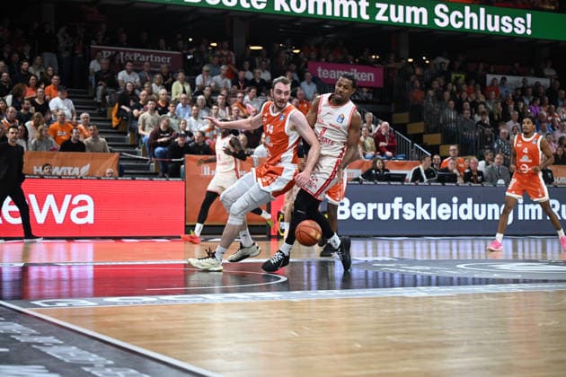 September 24, 2026, GER, Basketball, Bundesliga 2 Matchday, 2026–2027 Season, Vechta, RASTA Dome, RASTA Vechta vs. BMA365 Bamberg Baskets Philipp KERKENHOFF Rasta Vechta 14 Jordan WRIGHT BMA365 Bamberg Baskets 3 Vechta RASTA Dome Lower Saxony Germany Copyright: xnordphotoxGmbHx xRojahnx