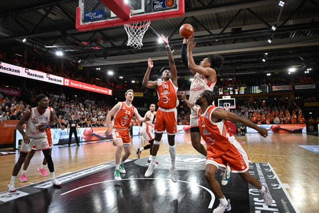 September 24, 2026, GER, Basketball, Bundesliga 2 Matchday, 2026–2027 Season, Vechta, RASTA Dome, RASTA Vechta vs. BMA365 Bamberg Baskets Jonathan BAEHRE BMA365 Bamberg Baskets 1 Justin EDLER DAVIS Rasta Vechta 10 Lloyd PANDI Rasta Vechta 2 Lars THIEMANN Rasta Vechta 23 Vechta RASTA Dome, Lower Saxony, Germany Copyright: xnordphotoxGmbHx xRojahnx