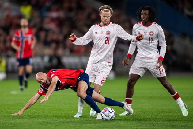 September 24, 2026: Antonio Nusa of Norway and Morten Hjulmand of Denmark during the Nations League soccer match between Norway and Denmark on September 24, 2026 in Oslo. Photo by Marius Simensen, BILDBYRAN COP 238 VG1005 bbeng soccer football fotball Nations League international match Norway Denmark  Copyright: MARIUSxSIMENSEN BB260924BB994