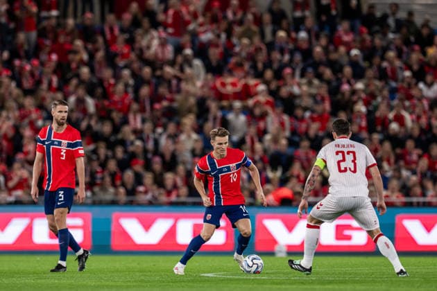 260924 Martin Ødegaard of Norway during the Nations League soccer match between Norway and Denmark on September 24, 2026, in Oslo. Photo: Vegard Grott, BILDBYRAN. Code: VG VG1005 bbeng soccer football fotball Nations League international match Norway Denmark  Copyright: VEGARDxGRoTT BB260924VG022