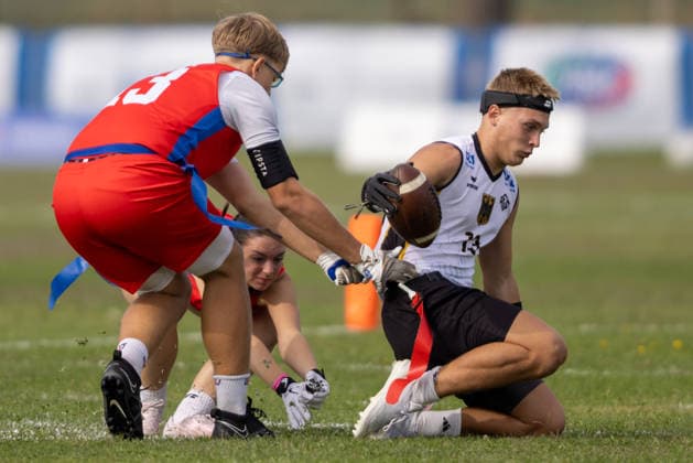 13 German Player runs with the ball and is tackled by 13 Czech Player, U15 Mixed Germany vs Czech Republic IFAF European Youth Championships 2026, 24.09.2026 Lido Delle Nazioni Lido Delle Nazioni Italia Copyright: xPFA BjörnxKeckerx