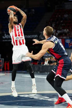 September 24, 2026, Vitoria-Gasteiz, Alava, Spain: Tyler Dorsey of Olympiacos Piraeus and Tadas Sedekerskis of Kosner Baskonia Vitoria-Gasteiz in action during the Turkish Airlines EuroLeague Regular Season Round 01 match between Baskonia Vitoria Gasteiz and Olympiacos Piraeus at Fernando Buesa Arena on September 24, 2026 in Vitoria-Gasteiz, Spain. Vitoria-Gasteiz Spain - ZUMAa181 20260924_zaa_a181_038 Copyright: xIrinaxR.xHx