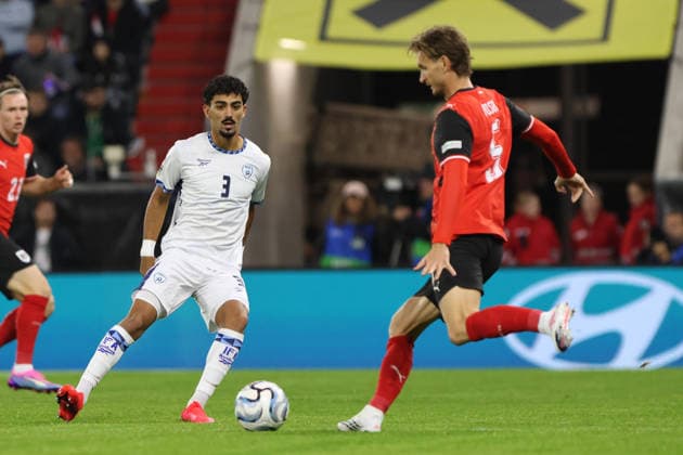 LINZ, AUSTRIA - SEPTEMBRE 24: Roy Revivo of Israel and Stefan Posch of Austria during the UEFA Nations League, League phase, matchday 1, Group B3 match between Austria and Israel at Oberoesterreich Arena on Septembre 24, 2026 in Linz, Austria. (Photo by Severin Aichbauer Sports Press Photo SPP) Copyright: xSeverinxAichbauer SPPx Sportspressphoto_SPR238688