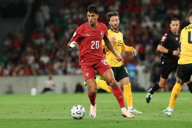 Lisbon, Portugal, September 24: João Cancelo of Portugal in action with the ball during the UEFA Nations League 2026–27 League Phase Matchday 1 match between Portugal and Wales at Estádio José Alvalade on September 24, 2026, in Lisbon, Portugal Copyright: HMBxMedia JoaquimxFerreira