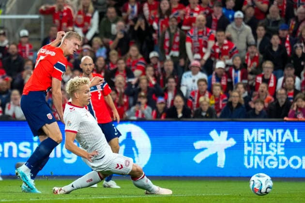 Soccer, Nations League Men Norway Denmark Oslo 20260924 Erling Braut Haaland scores 2-0 during the Nations League soccer match between Norway and Denmark at Ullevaal Stadium Photo: Fredrik Varfjell, NTB, Oslo, Norway EDITORIAL USE ONLY RESTRICTED USE FOR BETBETTING COMPANIES  Copyright: xFredrikxVarfjellx xNTBx